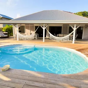 Morene, à 50 M, Piscine&jacuzzi Sainte-Anne (Grande-Terre)